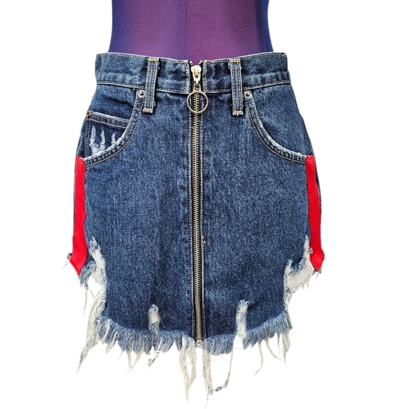 Carmar Los Angeles Beatrice Red Stripe Distressed Denim Mini Skirt Size 27 Women - Picture 11 of 12